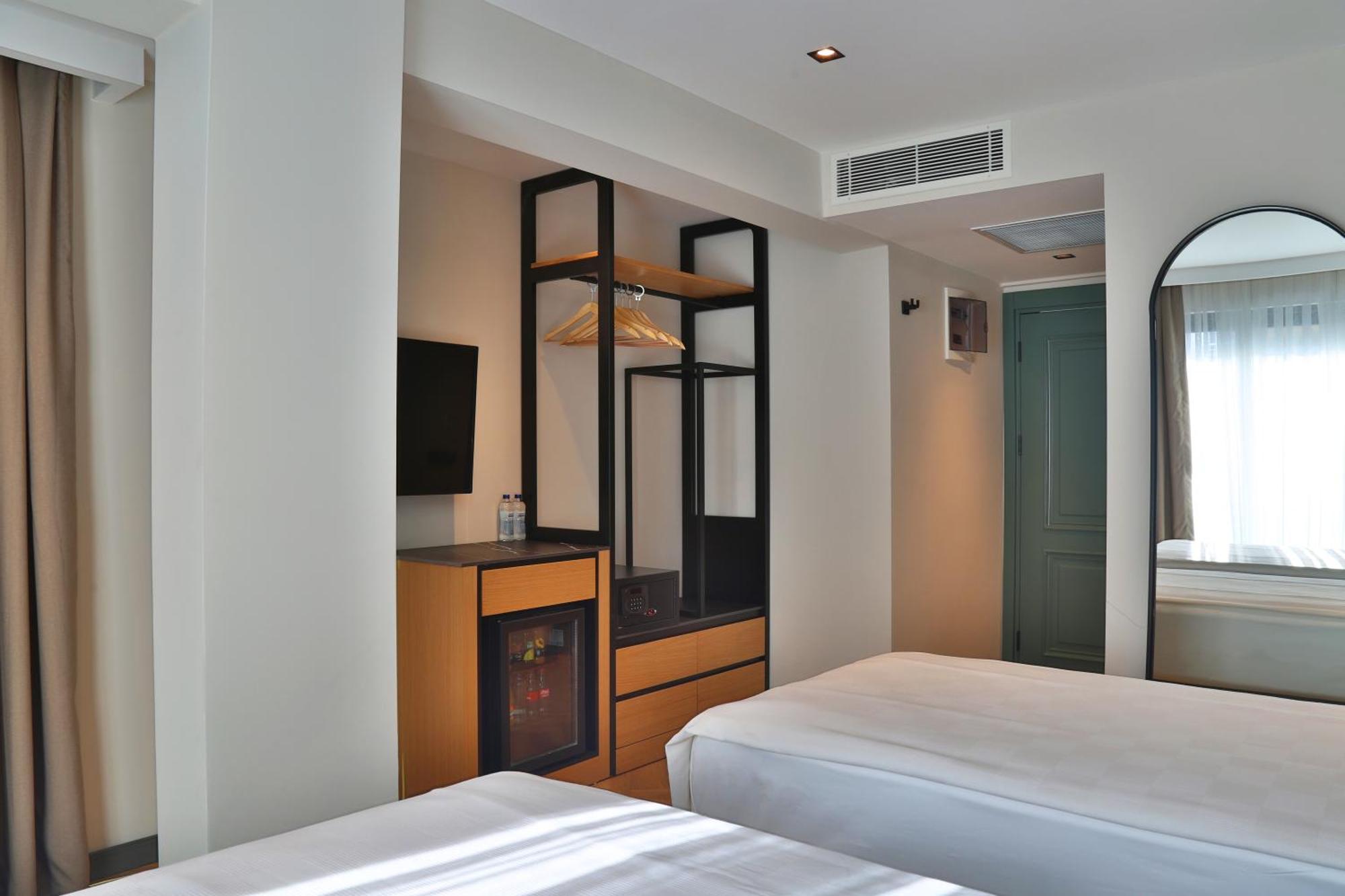 In The Middle Hotel Antalya Extérieur photo